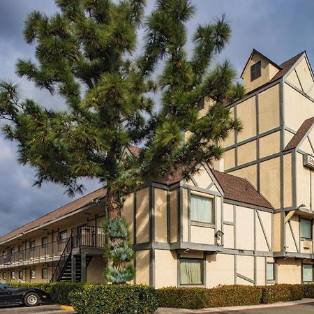 Lemon Heights Inn Tustin Esterno foto