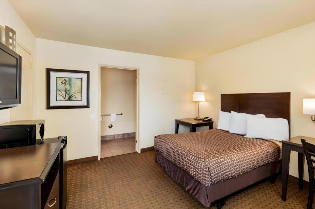 Lemon Heights Inn Tustin Esterno foto