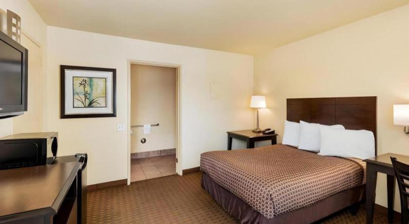Lemon Heights Inn Tustin Esterno foto