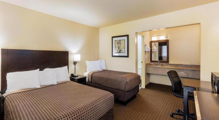 Lemon Heights Inn Tustin Esterno foto
