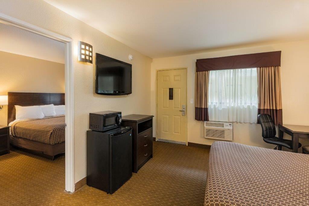 Lemon Heights Inn Tustin Esterno foto